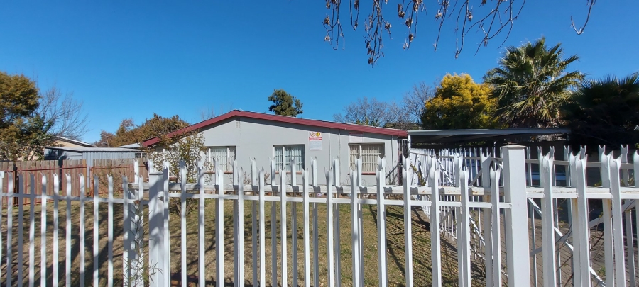 8 Bedroom Property for Sale in Brandwag Free State